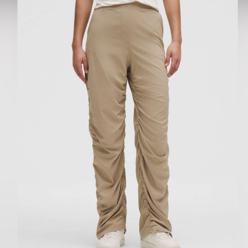 Lululemon BRAND NEW Dance Studio Slim-Fit High-Rise Flared Pant SIZE Small